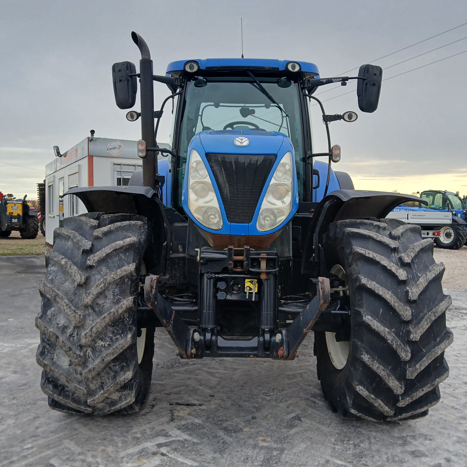 Traktor des Typs New Holland T7.235 A C SWII, Gebrauchtmaschine in HERLIN LE SEC (Bild 2)