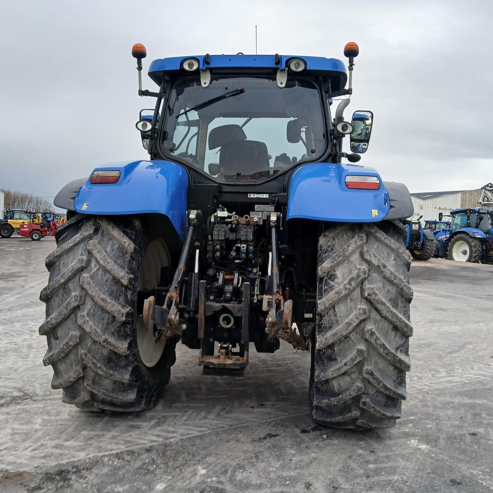 Traktor des Typs New Holland T7.235 A C SWII, Gebrauchtmaschine in HERLIN LE SEC (Bild 4)
