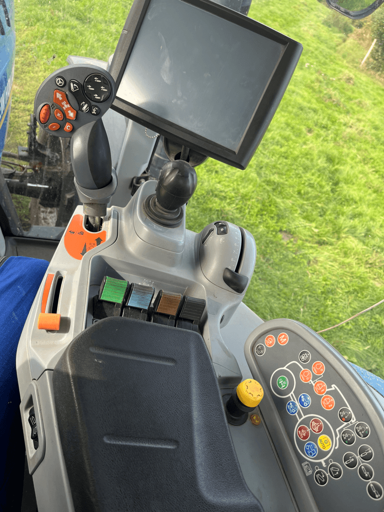 Traktor a típus New Holland T7.235 AUTO COMMAND, Gebrauchtmaschine ekkor: ISIGNY-LE-BUAT (Kép 5)