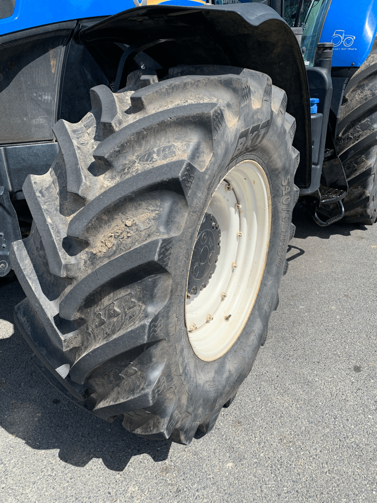 Traktor типа New Holland T7.235 AUTO COMMAND, Gebrauchtmaschine в CINTHEAUX (Фотография 10)