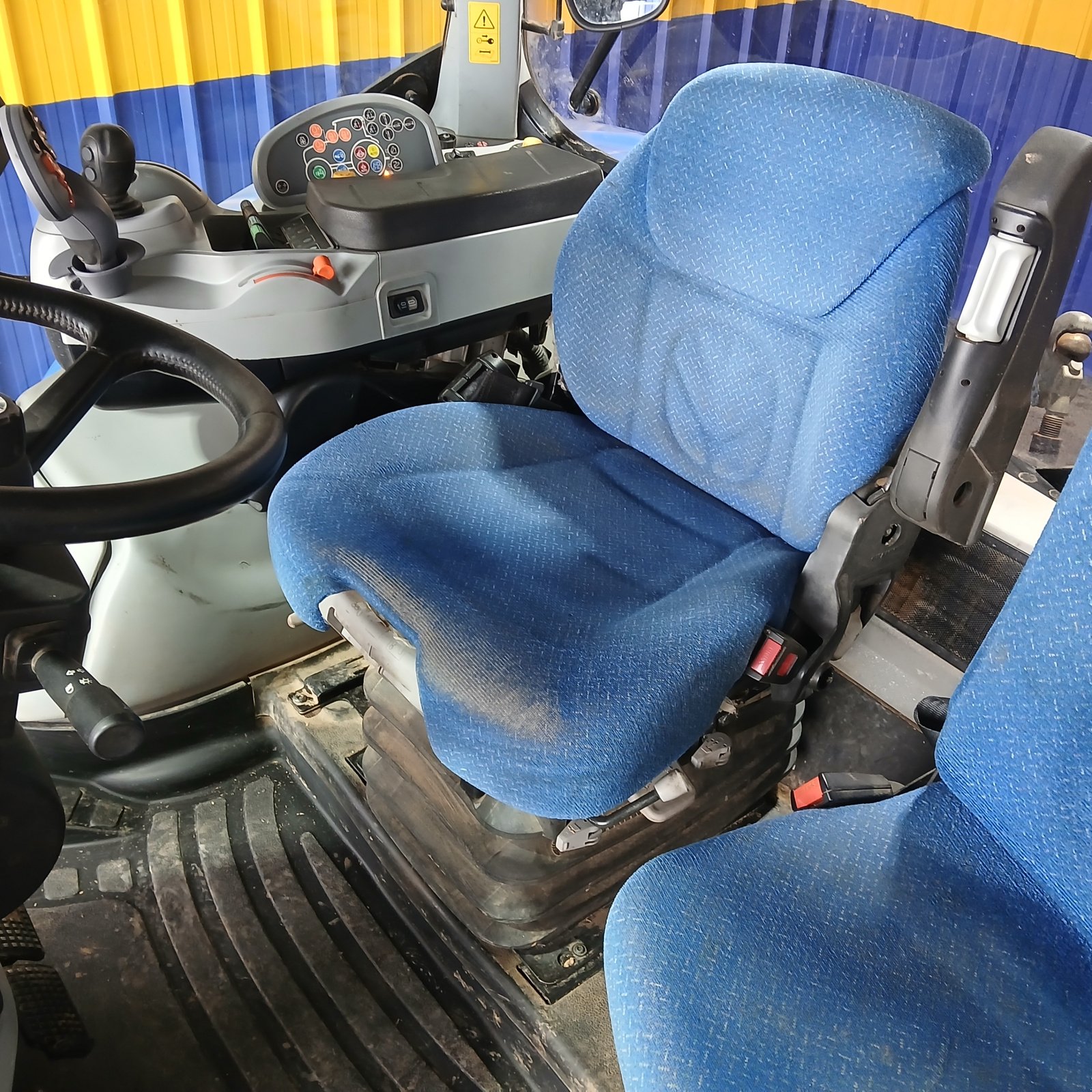 Traktor tipa New Holland T7.235 P C SWII, Gebrauchtmaschine u HERLIN LE SEC (Slika 6)