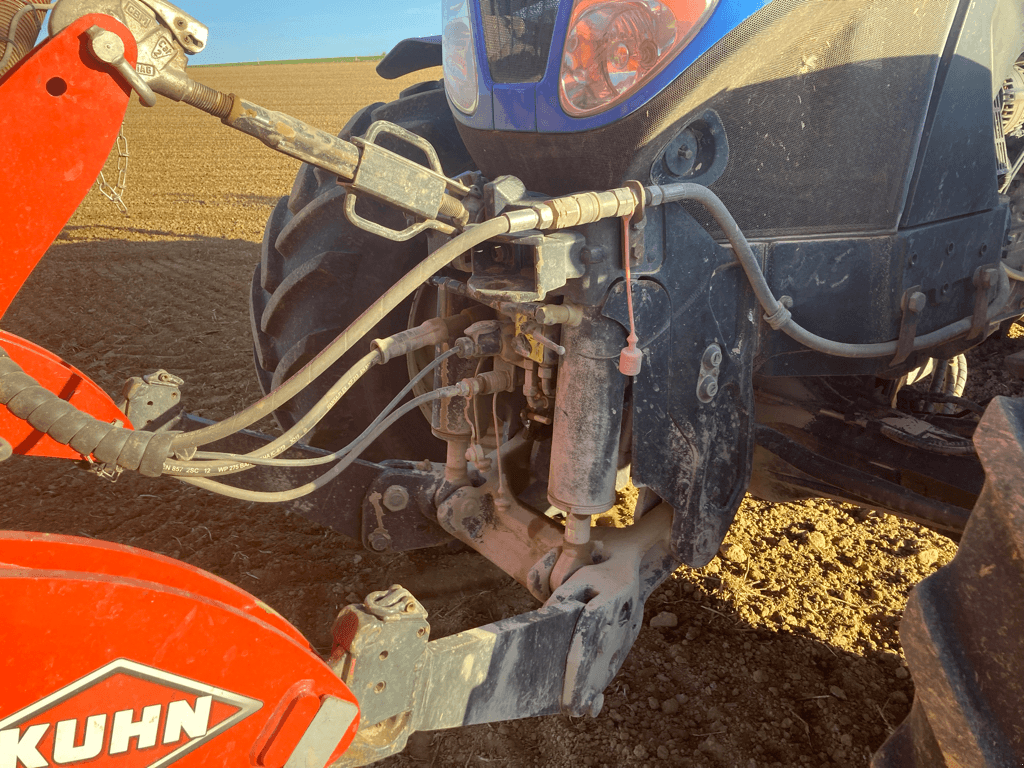 Traktor des Typs New Holland T7.235 POWER COMMAND SWII, Gebrauchtmaschine in TREMEUR (Bild 4)