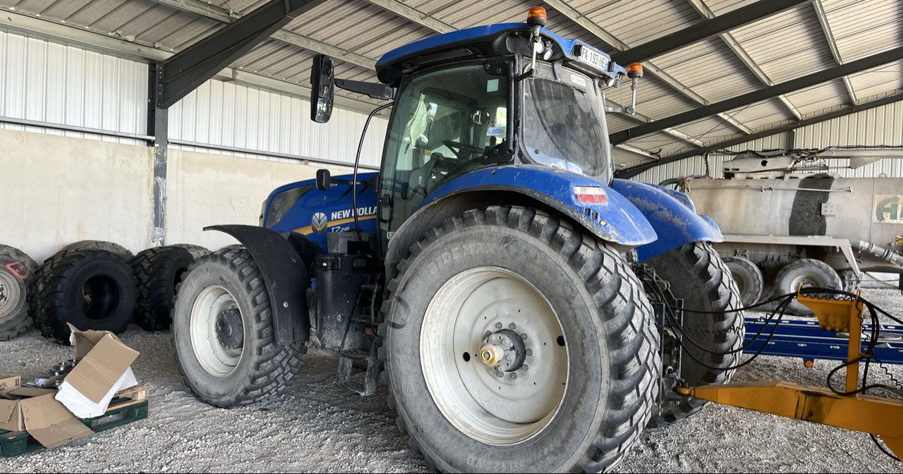 Traktor типа New Holland T7.245 AC  N°14 CHEVAL, Gebrauchtmaschine в Chauvoncourt (Фотография 3)