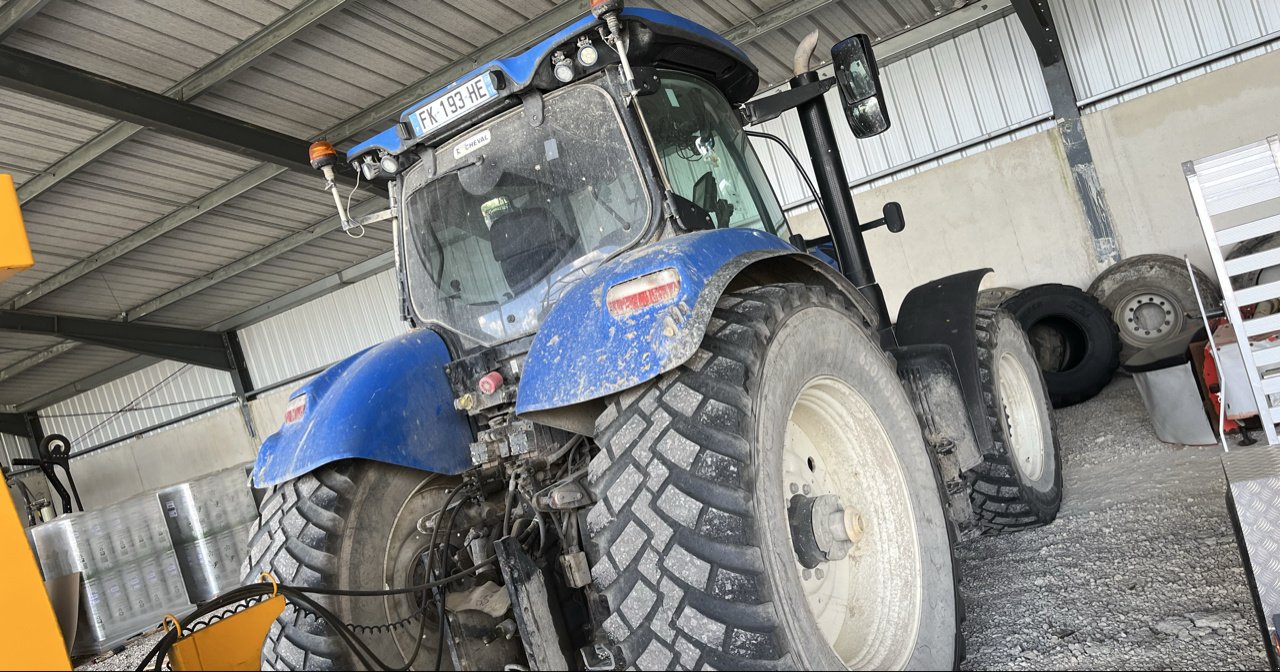 Traktor типа New Holland T7.245 AC  N°14 CHEVAL, Gebrauchtmaschine в Chauvoncourt (Фотография 4)