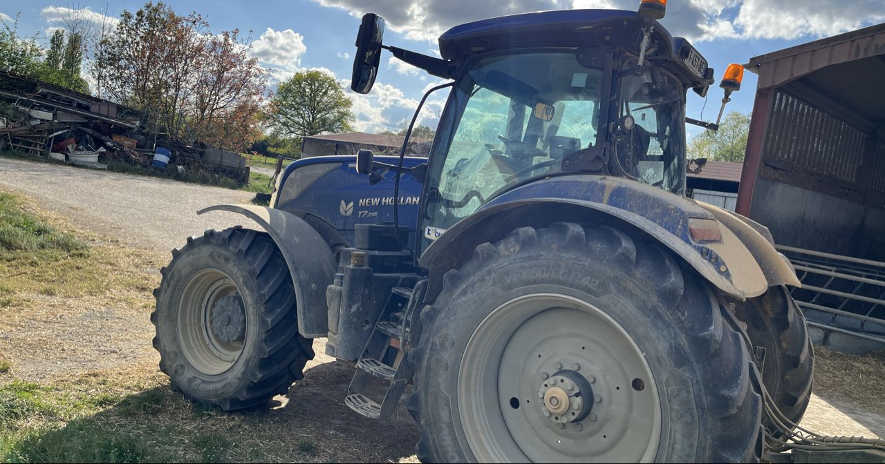 Traktor типа New Holland T7.245 AC  N°15, Gebrauchtmaschine в Roches-sur-Marne (Фотография 4)