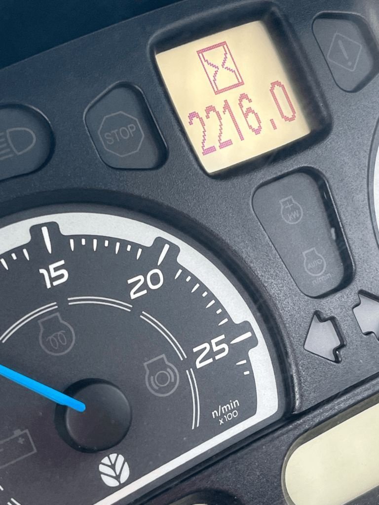 Traktor vrste New Holland T7.245 AC  N°23, Gebrauchtmaschine v Chauvoncourt (Slika 9)