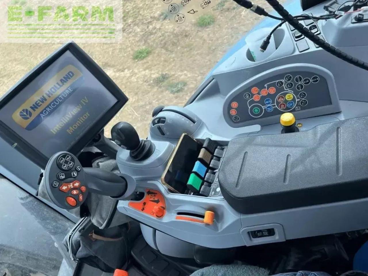 Traktor du type New Holland t7.245 ac n°29, Gebrauchtmaschine en CHAUVONCOURT (Photo 5)