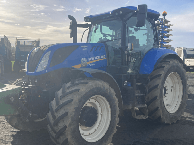 Traktor typu New Holland T7.245 AC S5, Gebrauchtmaschine v TREMEUR (Obrázek 1)