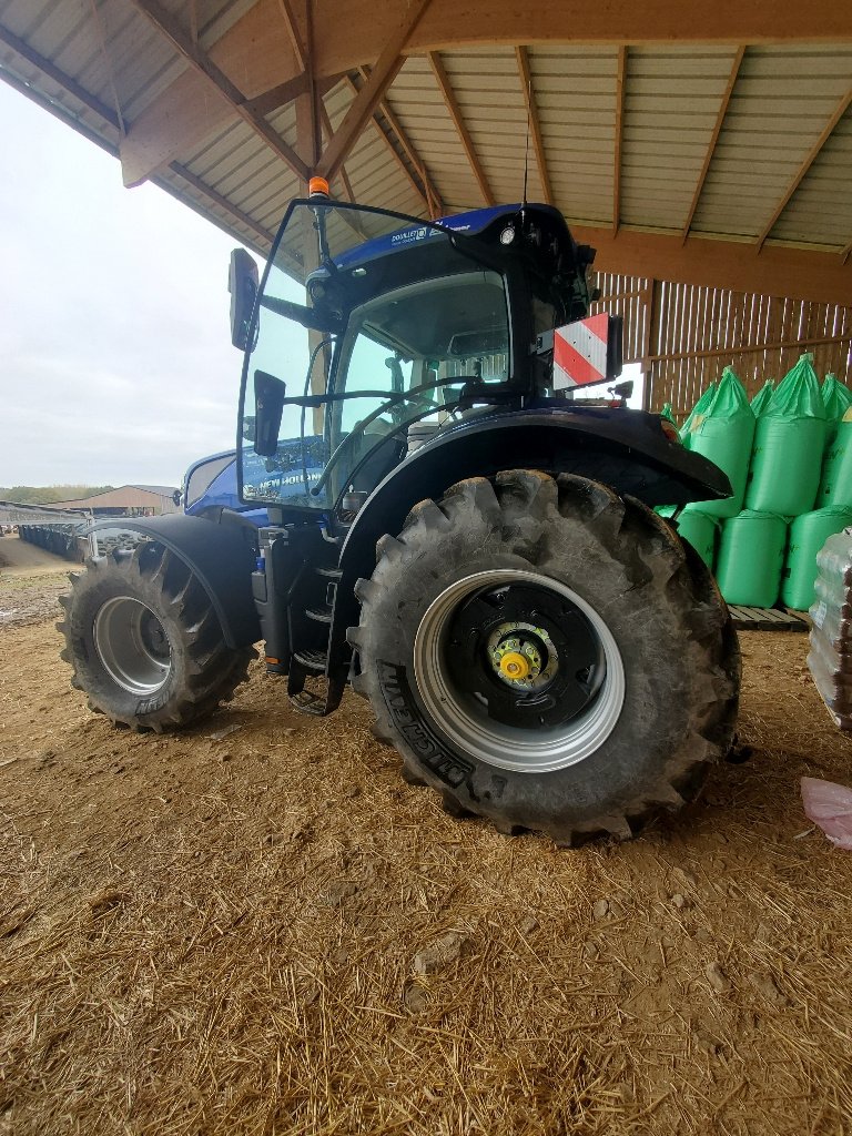 Traktor typu New Holland T7.245 AC, Gebrauchtmaschine w MAYENNE (Zdjęcie 9)