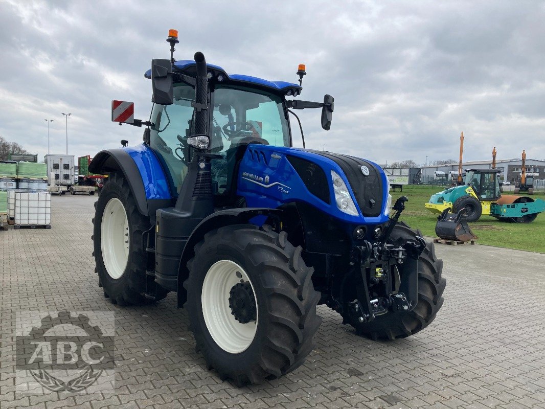 Traktor of the type New Holland T7.245 AUTOCOMMAND NEW GEN, Neumaschine in Cloppenburg (Picture 4)