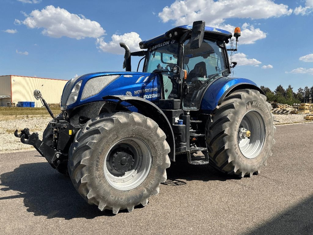 Traktor типа New Holland T7.245 AutoCommand, Gebrauchtmaschine в VERT TOULON (Фотография 1)