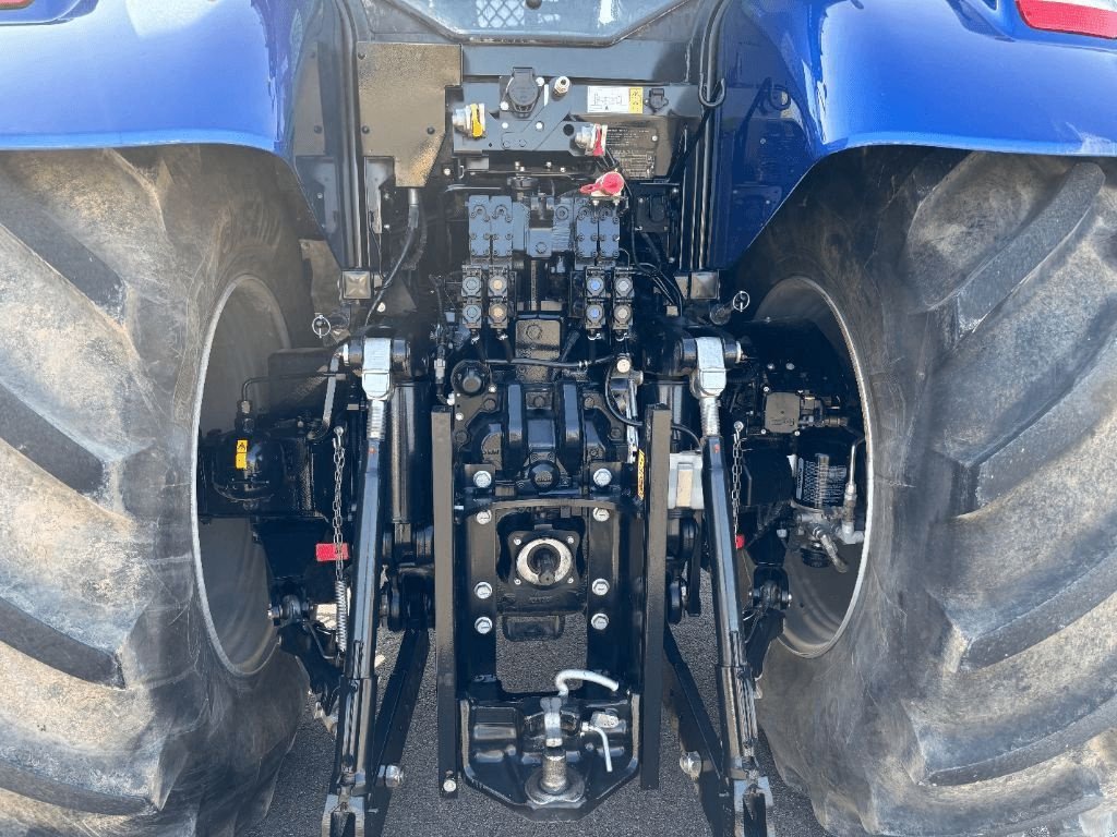 Traktor typu New Holland T7.245 AUTOCOMMAND, Gebrauchtmaschine v VERT TOULON (Obrázek 2)