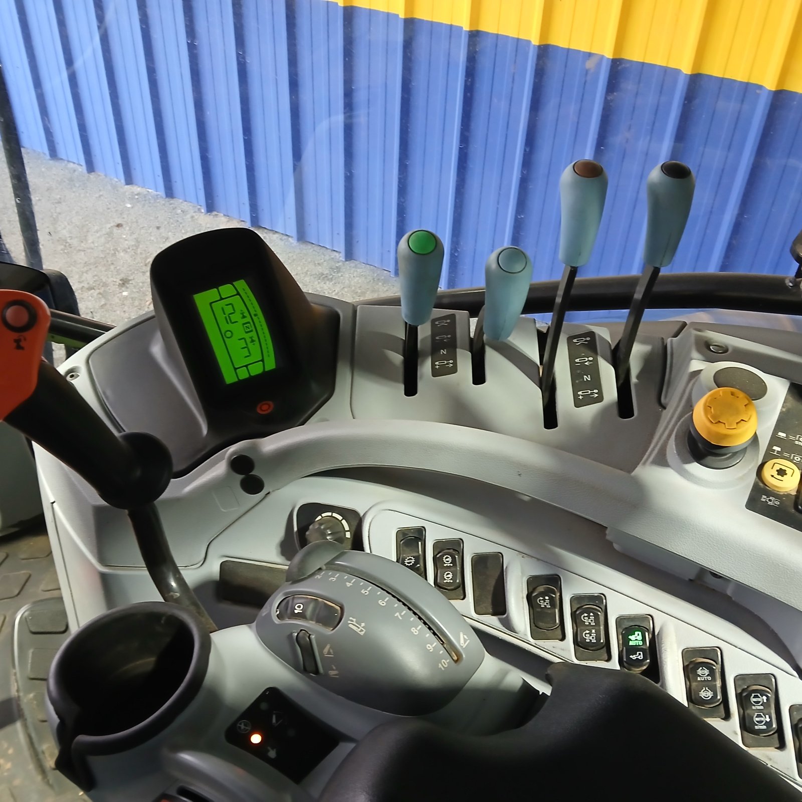 Traktor del tipo New Holland T7.245 P.C., Gebrauchtmaschine In HERLIN LE SEC (Immagine 7)