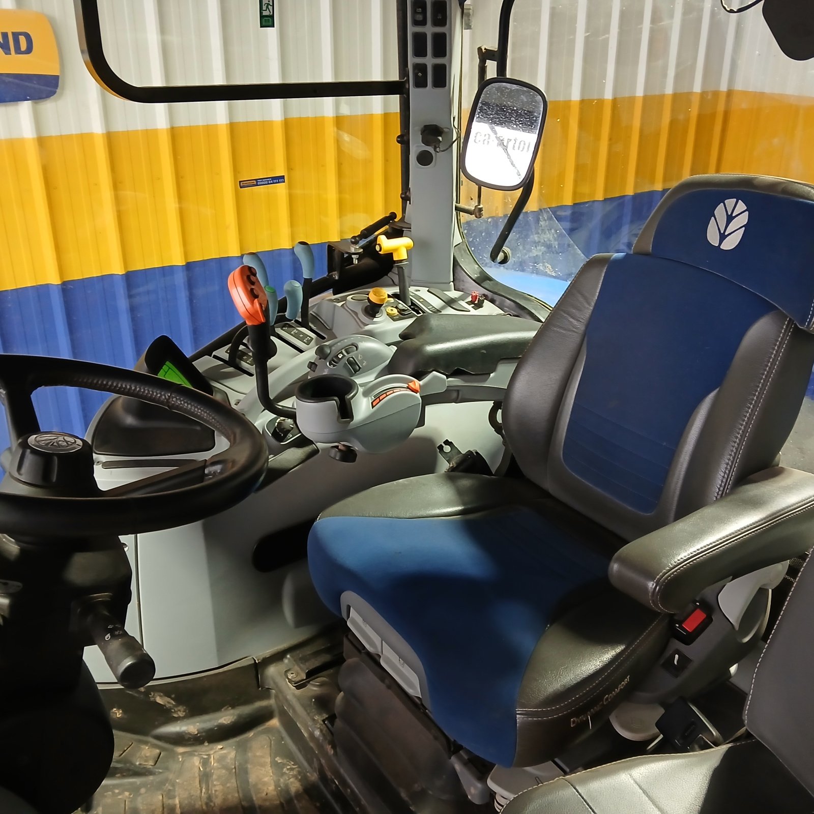 Traktor del tipo New Holland T7.245 P.C., Gebrauchtmaschine In HERLIN LE SEC (Immagine 6)