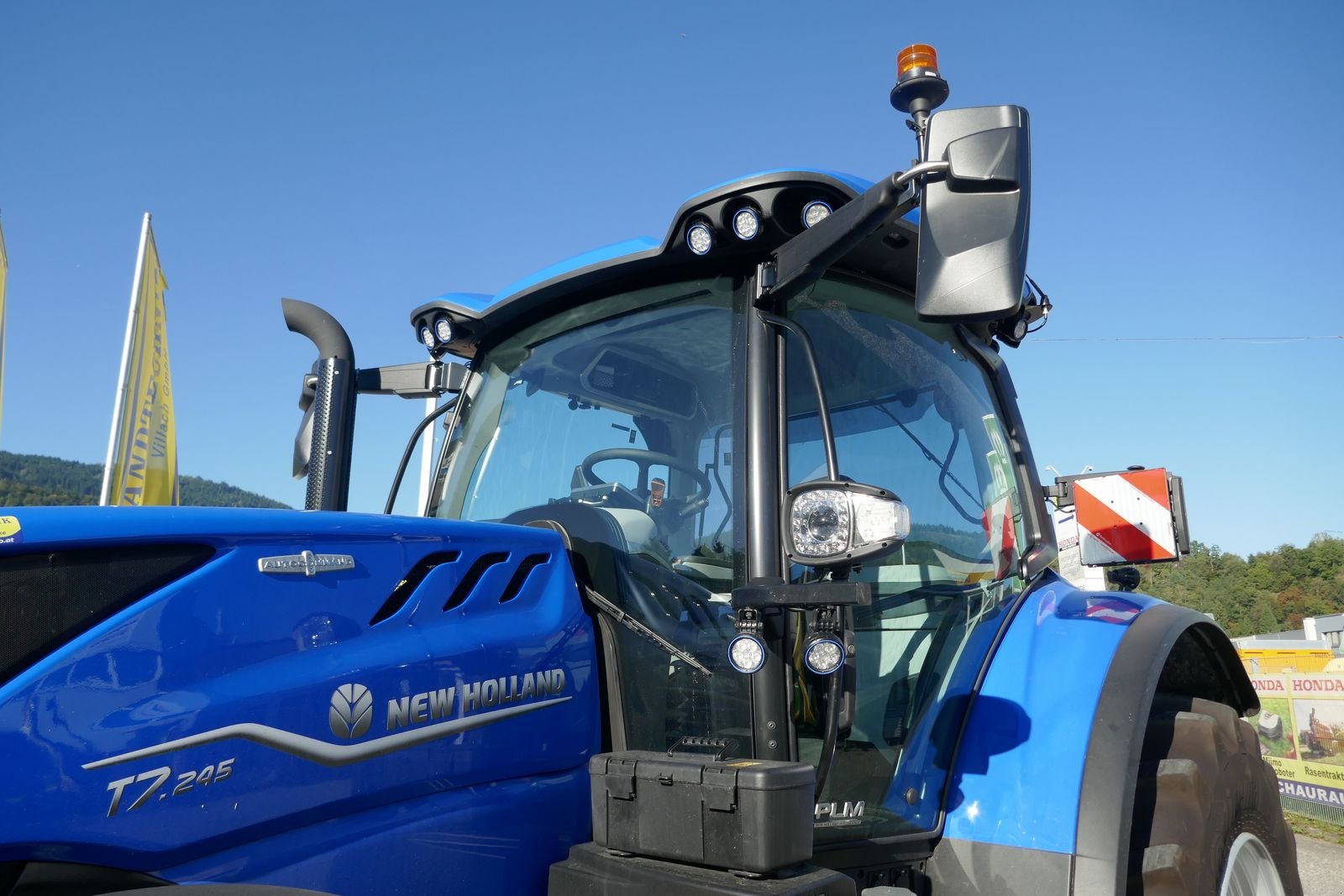 Traktor типа New Holland T7.245 PLM Auto Command, Gebrauchtmaschine в Villach (Фотография 4)