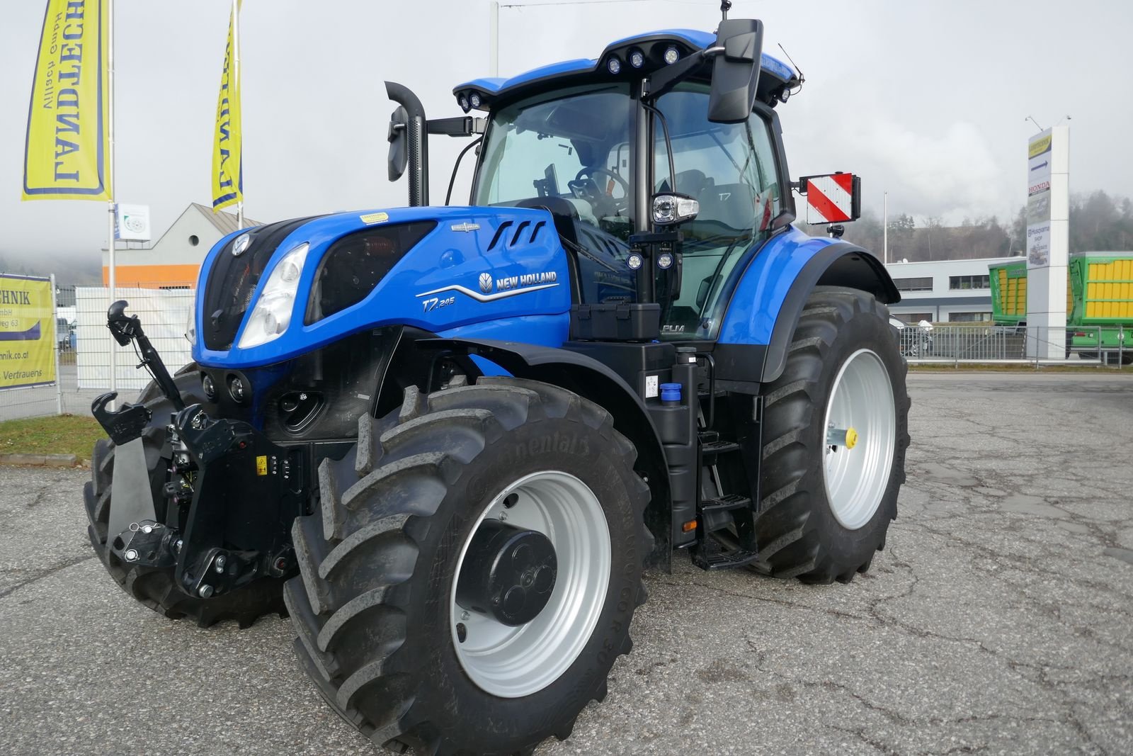 Traktor des Typs New Holland T7.245 PLM Auto Command, Neumaschine in Villach (Bild 1)