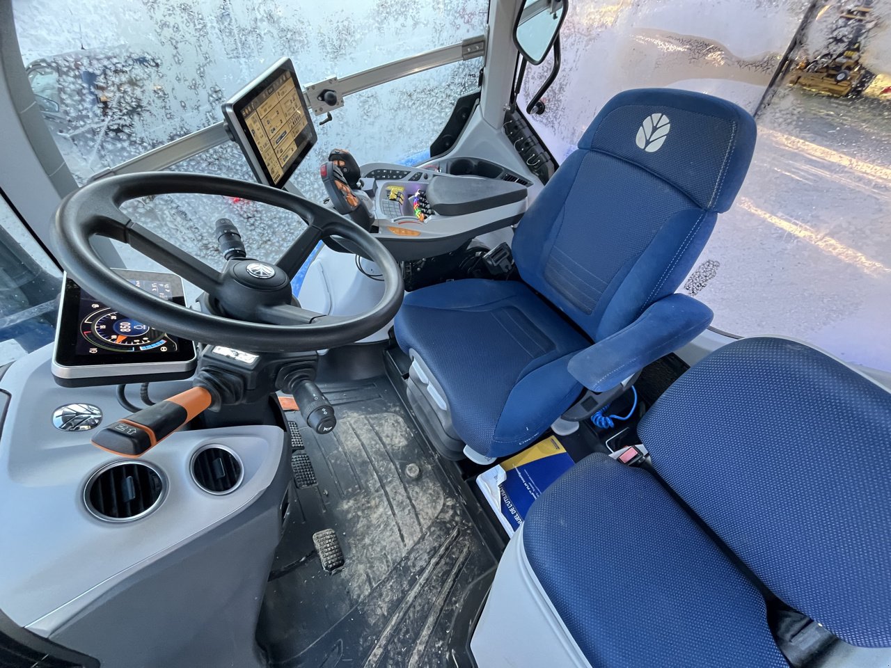 Traktor za tip New Holland T7.245 PLM, Gebrauchtmaschine u VERT TOULON (Slika 9)