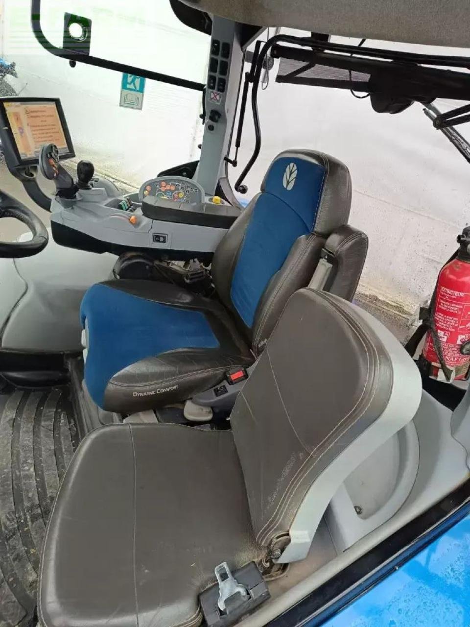 Traktor des Typs New Holland t7245 sw, Gebrauchtmaschine in CHAUVONCOURT (Bild 7)