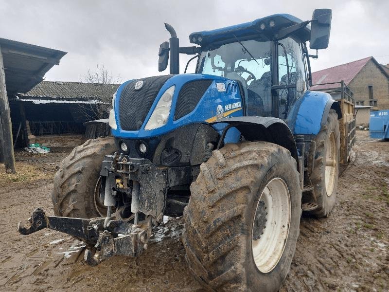 Traktor des Typs New Holland T7.245, Gebrauchtmaschine in VOUZIERS (Bild 3)