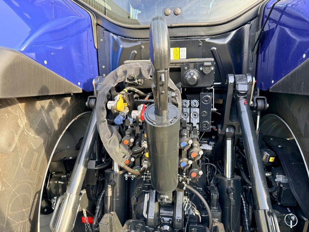Traktor des Typs New Holland T7.245AC Gen Blue Power, Neumaschine in BOEKEL (Bild 11)