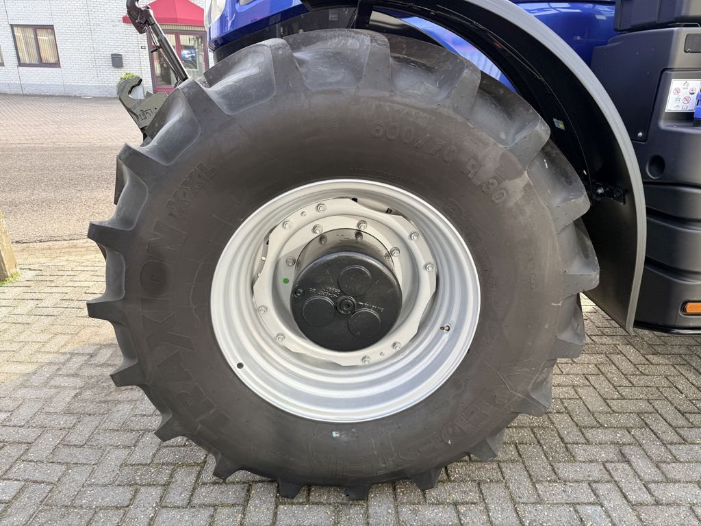 Traktor des Typs New Holland T7.245AC Gen Blue Power, Neumaschine in BOEKEL (Bild 8)