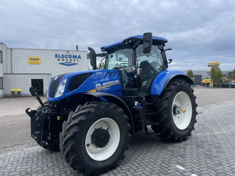 Traktor of the type New Holland T7.245AC Stage V, Gebrauchtmaschine in BOEKEL (Picture 1)