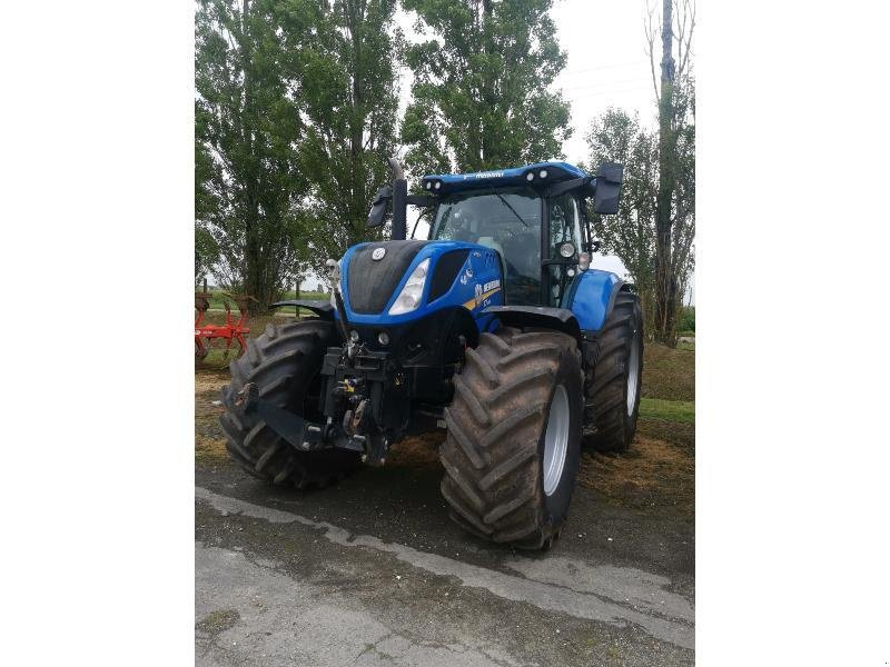 Traktor of the type New Holland T7.245AC, Gebrauchtmaschine in BRAY en Val (Picture 1)