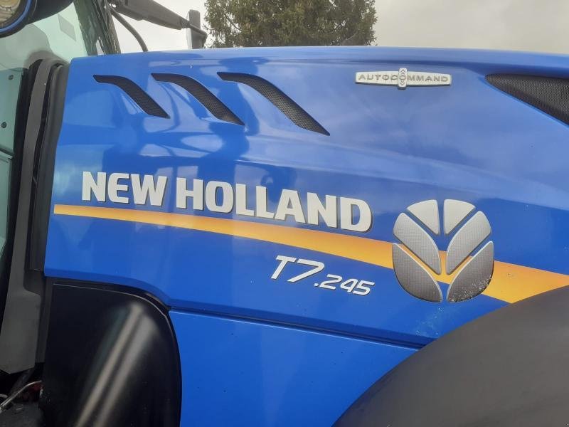 Traktor of the type New Holland T7.245AC, Gebrauchtmaschine in BRAY en Val (Picture 5)