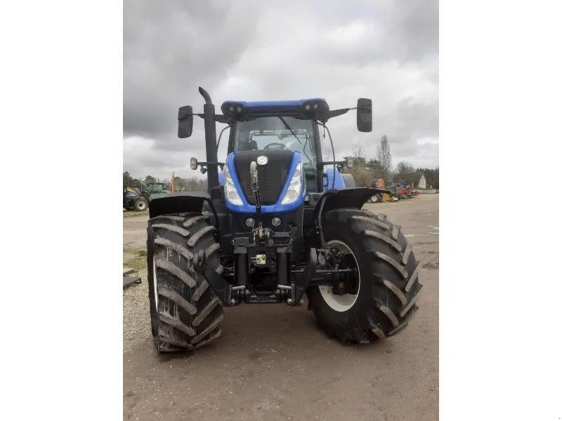 Traktor of the type New Holland T7.245AC, Gebrauchtmaschine in BRAY en Val (Picture 7)