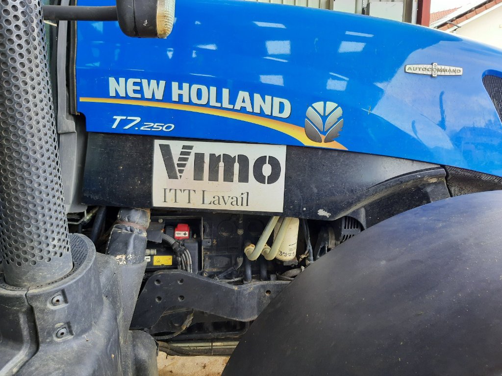 Traktor of the type New Holland T7.250 AC, Gebrauchtmaschine in MANDRES-SUR-VAIR (Picture 4)