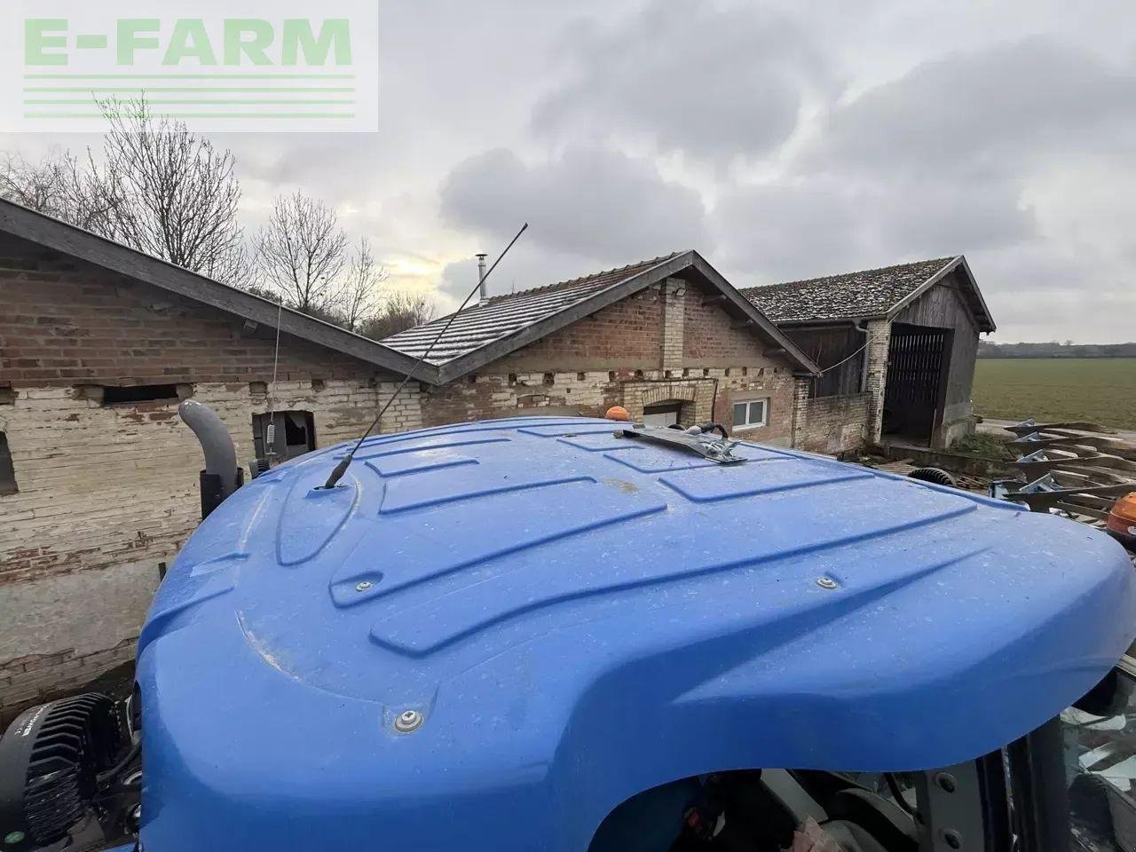 Traktor Türe ait New Holland t7.250 ac, Gebrauchtmaschine içinde CHAUVONCOURT (resim 5)