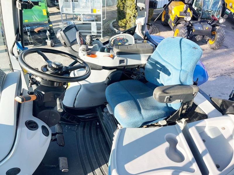 Traktor des Typs New Holland T7.250 Auto Command, Gebrauchtmaschine in St. Marienkirchen (Bild 10)