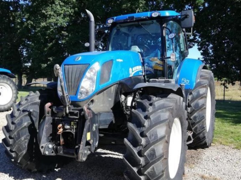 Traktor of the type New Holland T7.250 AUTOCOMMAND, Gebrauchtmaschine in TREMEUR (Picture 1)