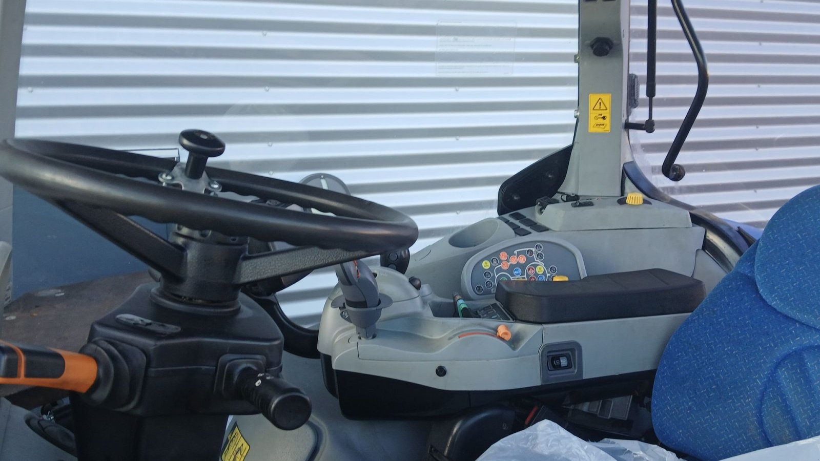 Traktor Türe ait New Holland T7.250 New Holland, Gebrauchtmaschine içinde Bredsten (resim 12)