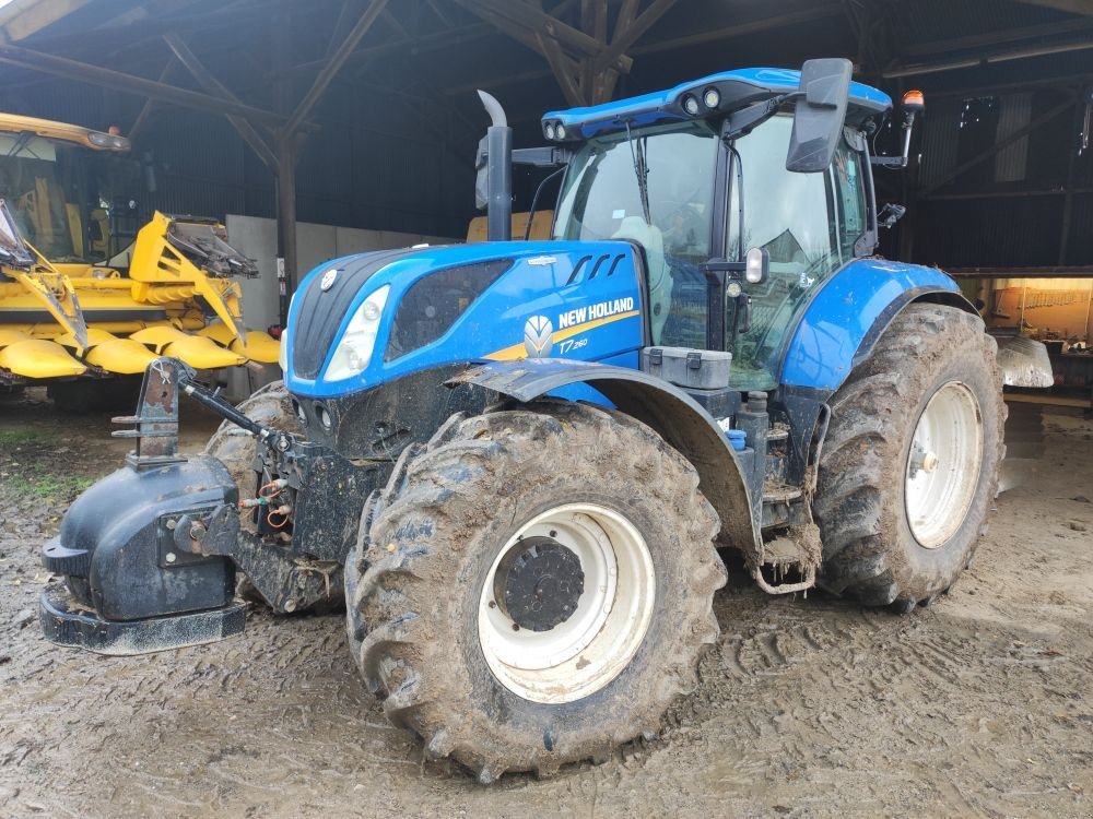 Traktor типа New Holland T7.260 AC, Gebrauchtmaschine в FRESNAY LE COMTE (Фотография 1)