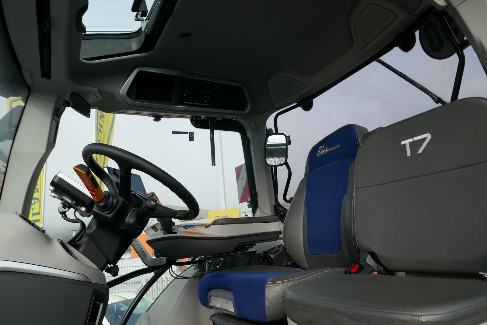 Traktor of the type New Holland T7.260 PLM Auto Command, Gebrauchtmaschine in Villach (Picture 8)