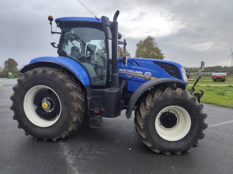 Traktor des Typs New Holland T7.260, Gebrauchtmaschine in SAINT GENEST D'AMBIERE (Bild 4)
