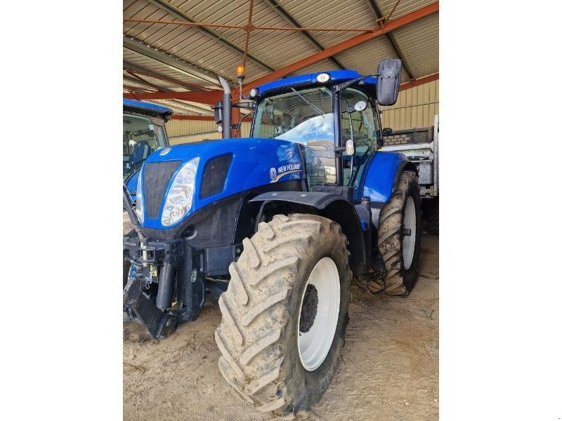 Traktor типа New Holland T7.260APC, Gebrauchtmaschine в BRAY en Val (Фотография 1)