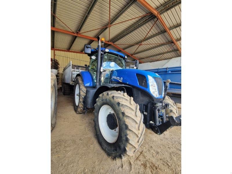 Traktor типа New Holland T7.260APC, Gebrauchtmaschine в BRAY en Val (Фотография 2)