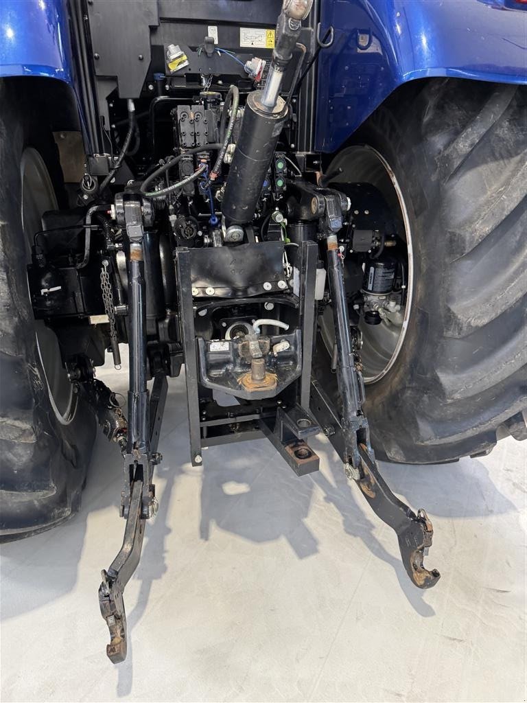 Traktor of the type New Holland T7.270 AC BLUEPOWER KUN 1100 TIMER! MED AUTOSTYRING!, Gebrauchtmaschine in Nørager (Picture 17)