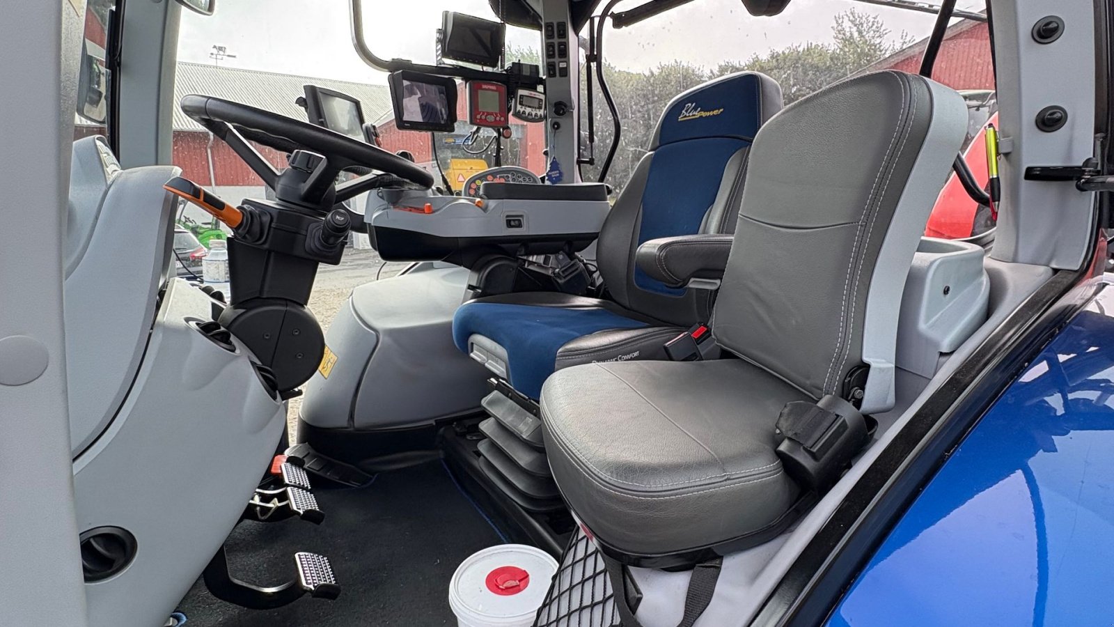 Traktor del tipo New Holland T7.270 AC BLUEPOWER Med RTK GPS, Gebrauchtmaschine In Løgstør (Immagine 13)