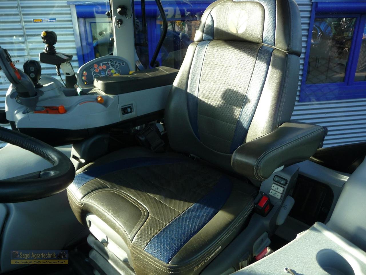 Traktor del tipo New Holland T7.270 AC F-Lader, Gebrauchtmaschine In Rhaunen (Immagine 5)