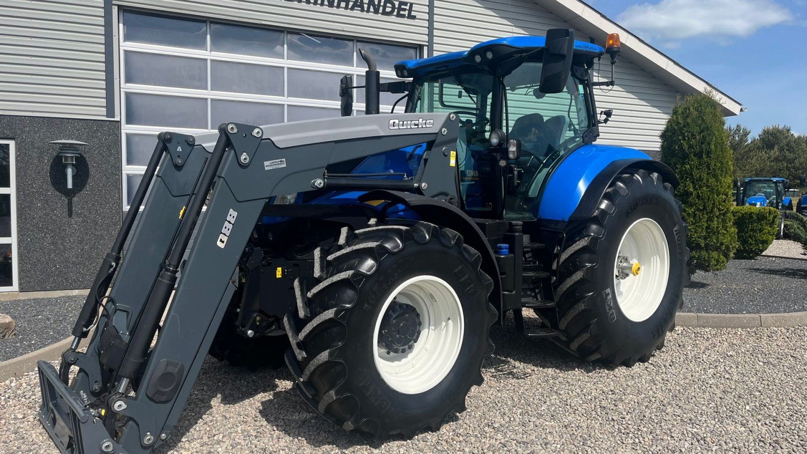 Traktor typu New Holland T7.270 AC med frontlift og frontlæsser. Den kan også købes uden frontlæsser., Gebrauchtmaschine v Lintrup (Obrázek 2)