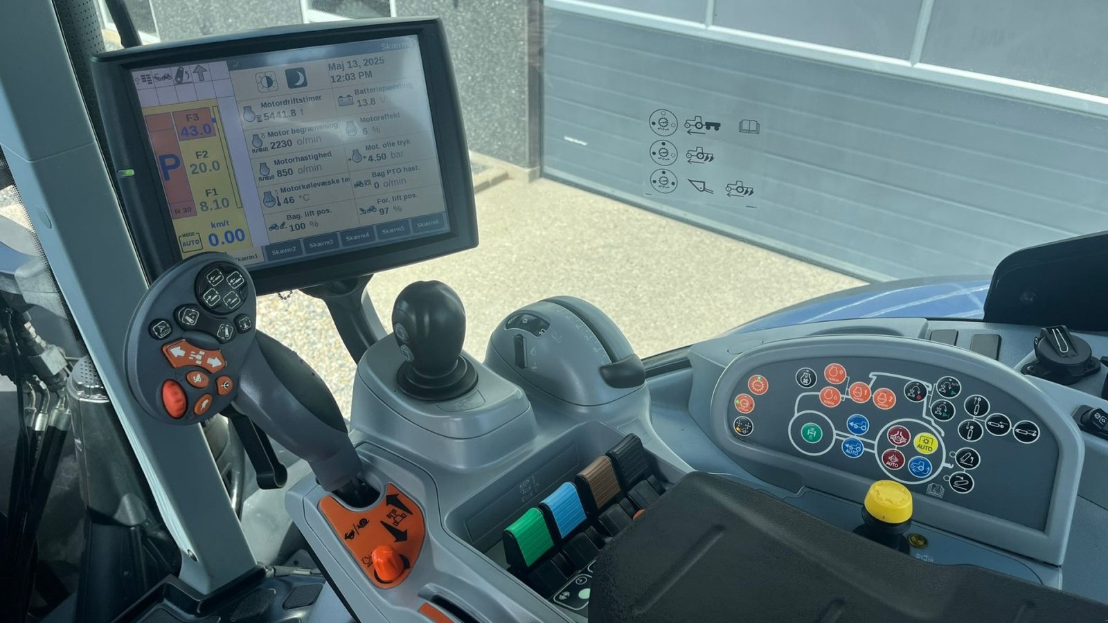 Traktor typu New Holland T7.270 AC med frontlift og frontlæsser. Den kan også købes uden frontlæsser., Gebrauchtmaschine v Lintrup (Obrázek 8)