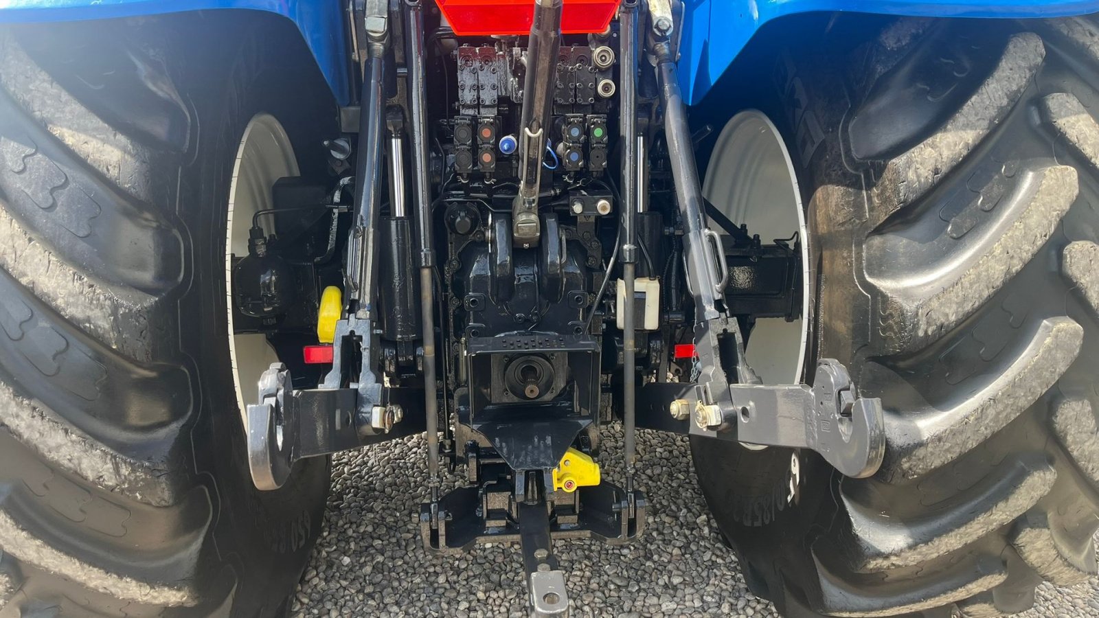 Traktor typu New Holland T7.270 AC med frontlift og frontlæsser. Den kan også købes uden frontlæsser., Gebrauchtmaschine v Lintrup (Obrázek 5)