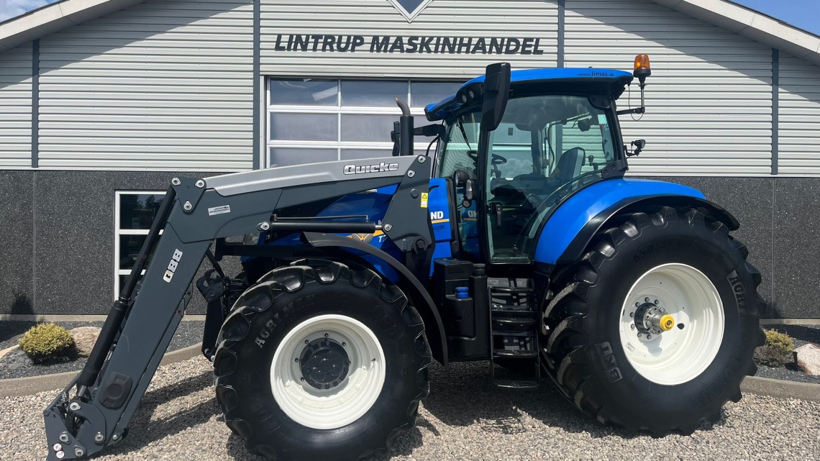 Traktor typu New Holland T7.270 AC med frontlift og frontlæsser. Den kan også købes uden frontlæsser., Gebrauchtmaschine v Lintrup (Obrázek 1)