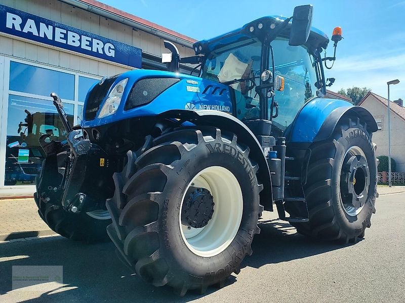 Traktor of the type New Holland T7.270 AC mit GPS-Spurführungssystem, Vorführmaschine in Genthin (Picture 1)