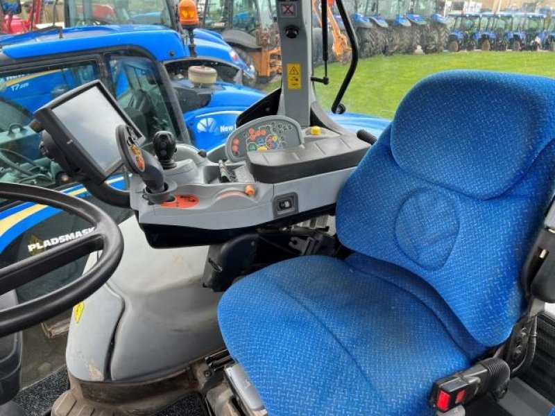 Traktor des Typs New Holland T7.270 AC, Gebrauchtmaschine in Hadsten (Bild 6)