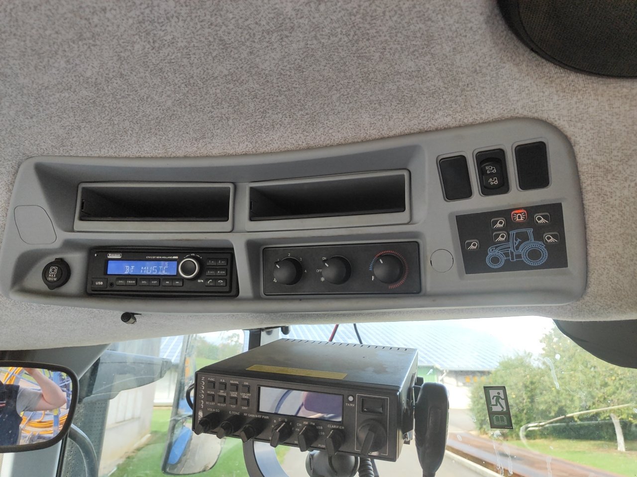 Traktor van het type New Holland T7.270 AC, Gebrauchtmaschine in Chauvoncourt (Foto 11)