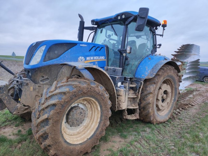 Traktor of the type New Holland T7.270 AC, Gebrauchtmaschine in FRESNAY LE COMTE (Picture 1)